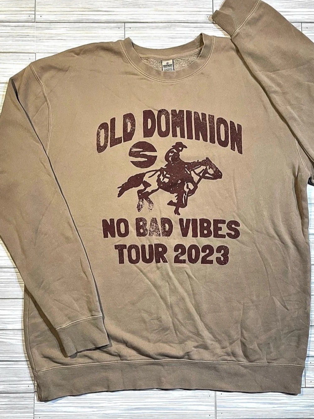 Old Dominion No Bad Vibes Tour 2023 Graphic Sweatshirt in Brown